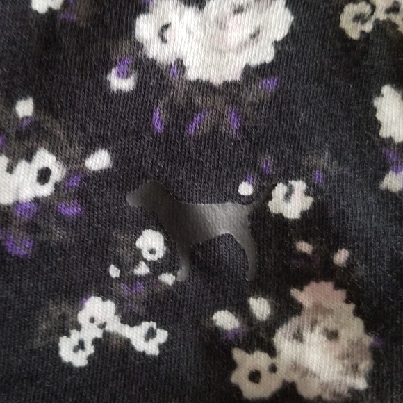 PINK Floral Shirt M V-Neck - Picture 3 of 3